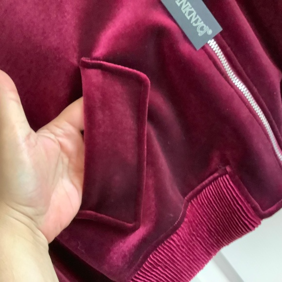 BLANK NYC Velvet Crop Bomber Jacket Burgundy SZ L - Picture 6 of 16